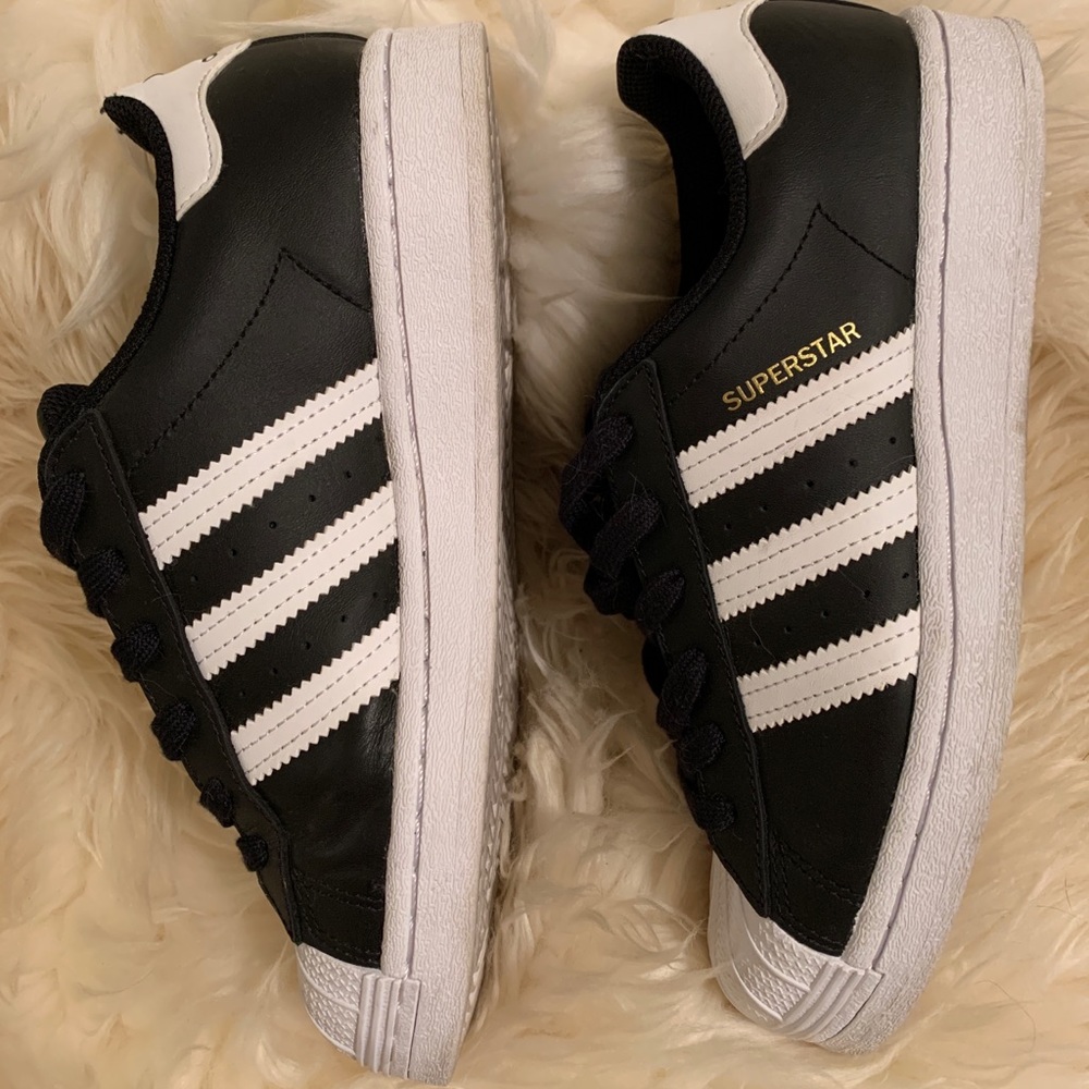 ADIDAS Superstar black leather size 5.5 pre-owned